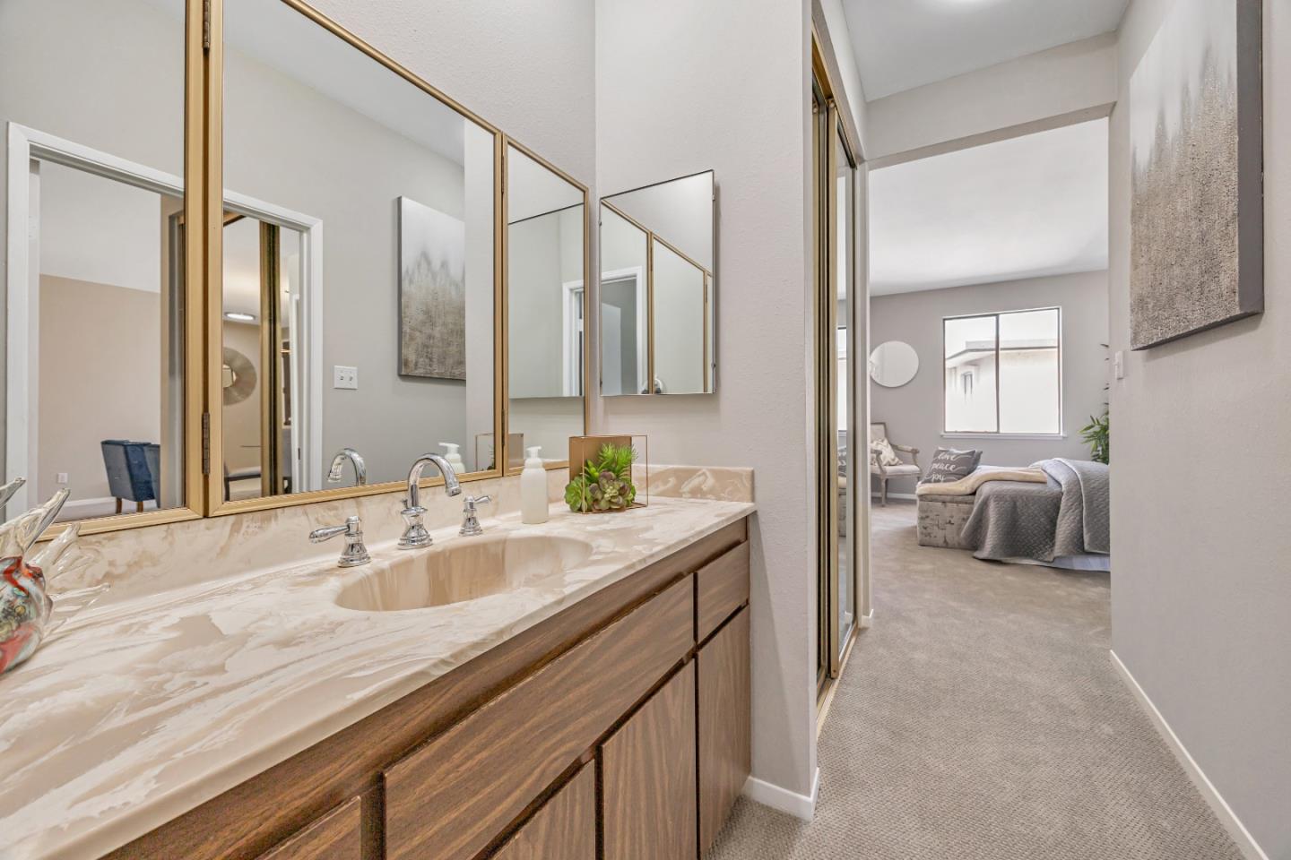Detail Gallery Image 13 of 27 For 1427 Floribunda Ave #304,  Burlingame,  CA 94010 - 2 Beds | 2 Baths