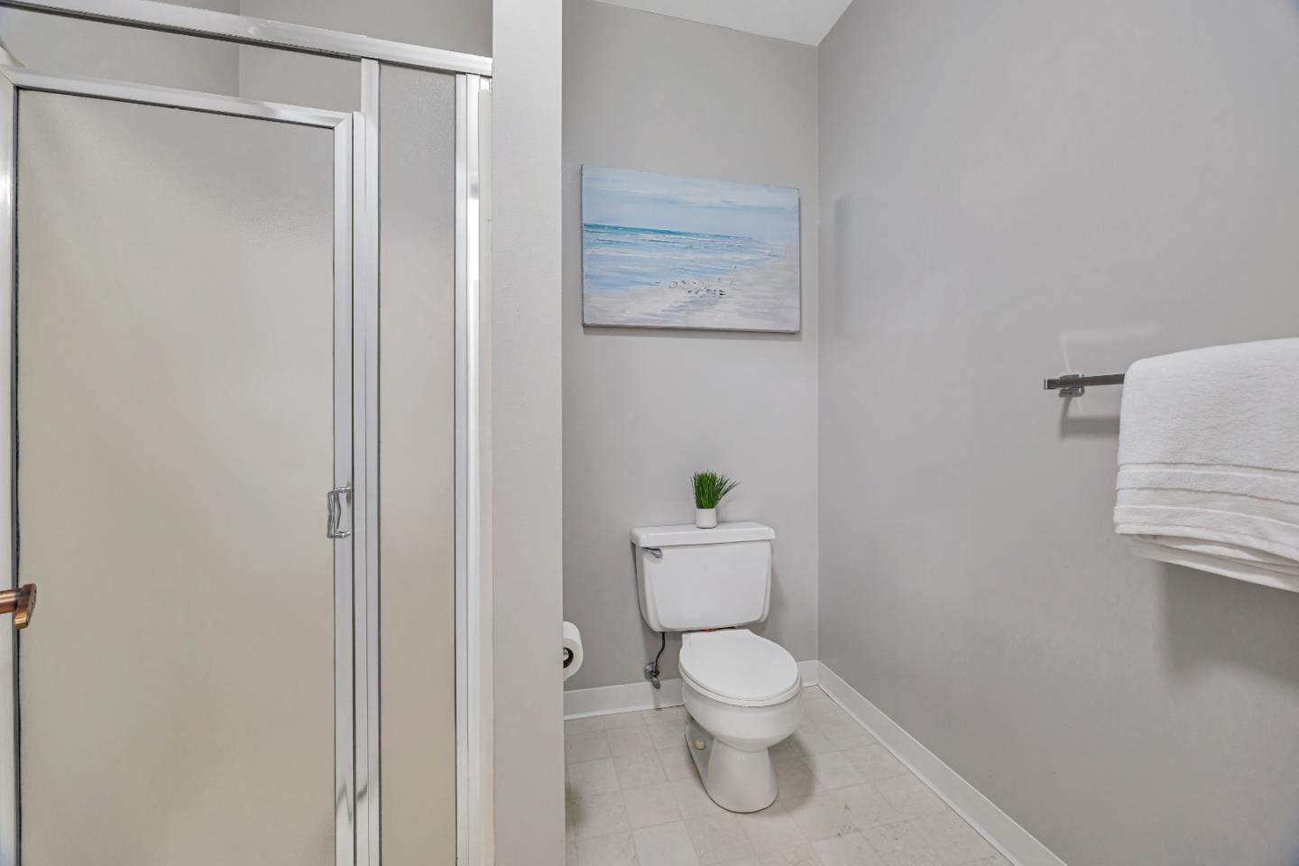 Detail Gallery Image 14 of 27 For 1427 Floribunda Ave #304,  Burlingame,  CA 94010 - 2 Beds | 2 Baths
