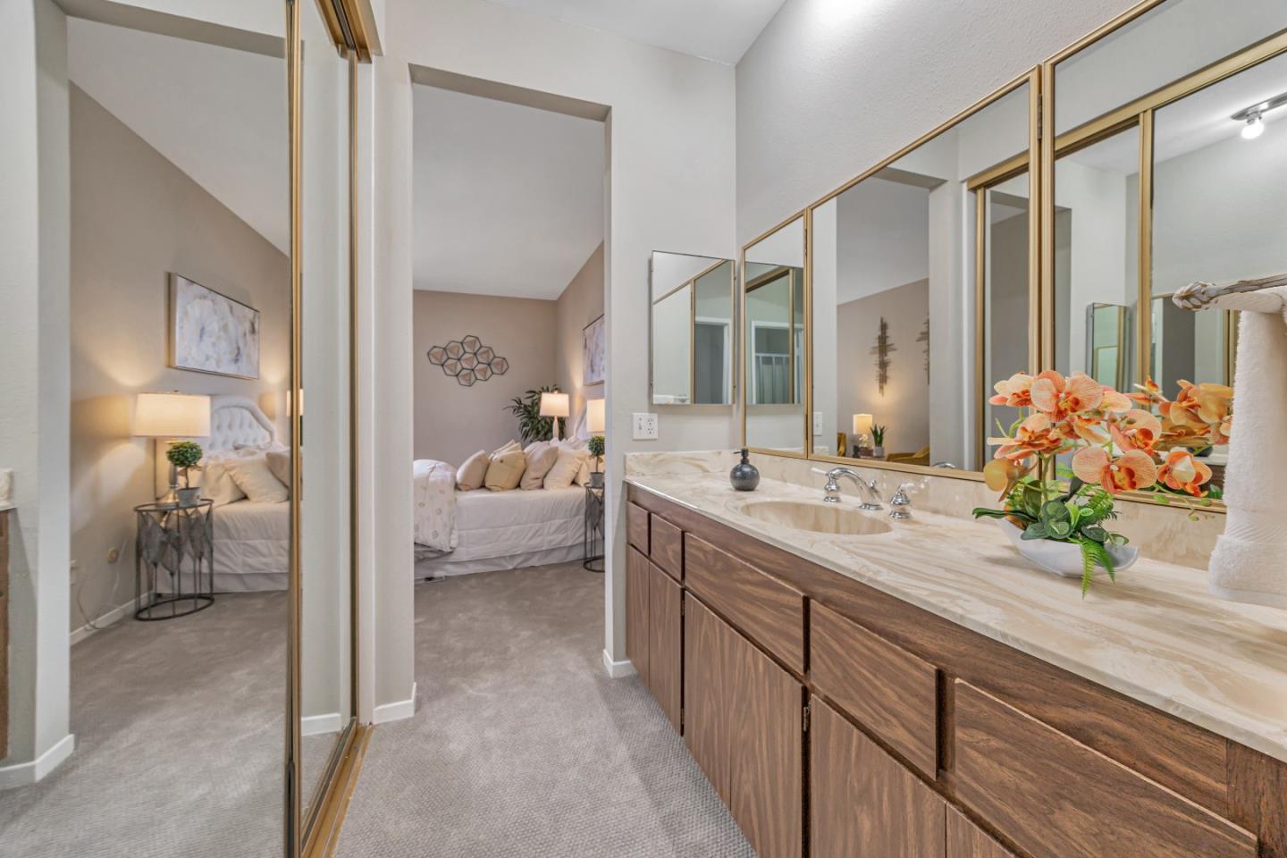Detail Gallery Image 15 of 27 For 1427 Floribunda Ave #304,  Burlingame,  CA 94010 - 2 Beds | 2 Baths