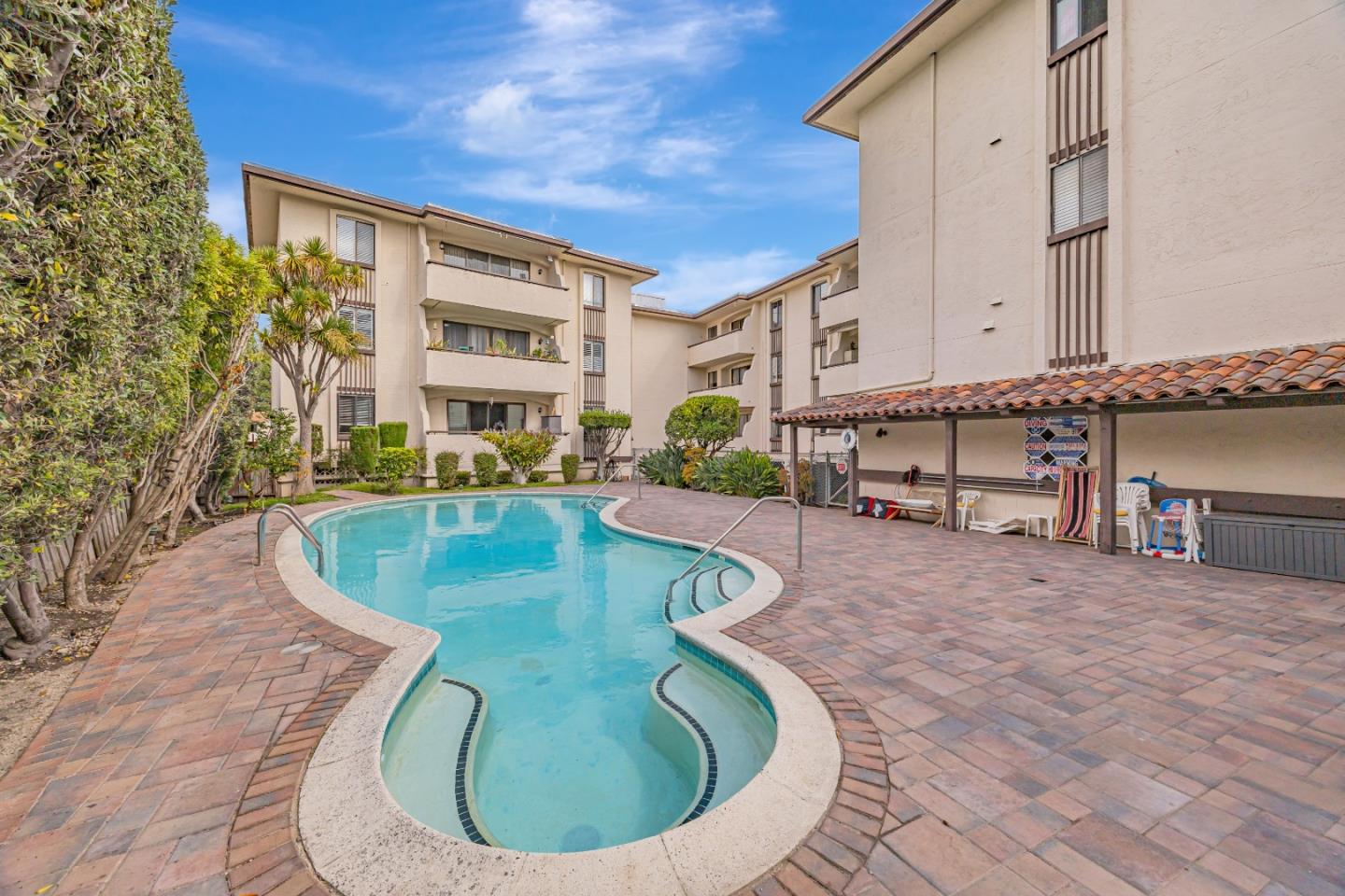 Detail Gallery Image 20 of 27 For 1427 Floribunda Ave #304,  Burlingame,  CA 94010 - 2 Beds | 2 Baths