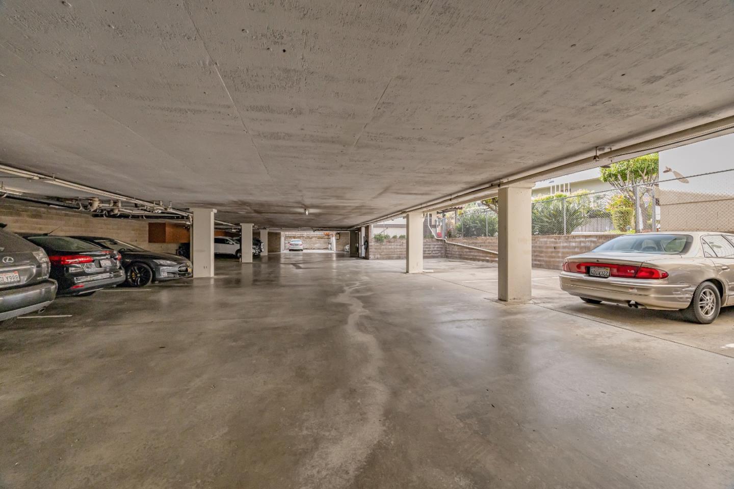 Detail Gallery Image 25 of 27 For 1427 Floribunda Ave #304,  Burlingame,  CA 94010 - 2 Beds | 2 Baths