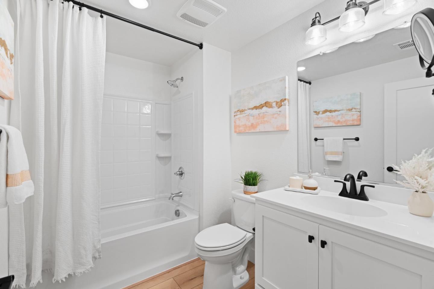 Detail Gallery Image 11 of 22 For 6633 Optimum Loop, San Jose,  CA 95119 - 3 Beds | 3 Baths