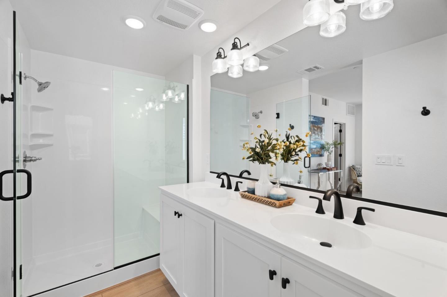 Detail Gallery Image 9 of 22 For 6633 Optimum Loop, San Jose,  CA 95119 - 3 Beds | 3 Baths