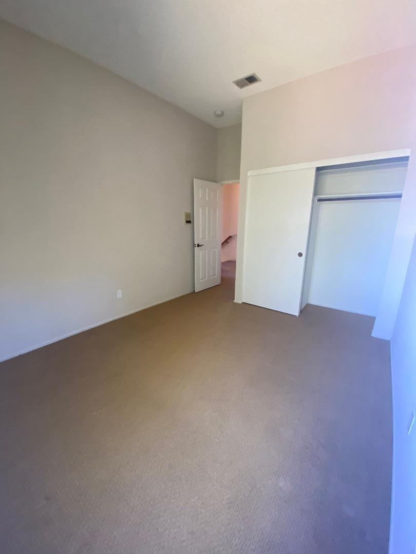 Detail Gallery Image 13 of 23 For 609 Somerset Ln, Foster City,  CA 94404 - 4 Beds | 2/1 Baths