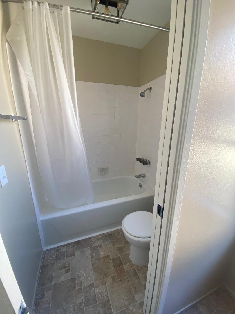 Detail Gallery Image 15 of 23 For 609 Somerset Ln, Foster City,  CA 94404 - 4 Beds | 2/1 Baths