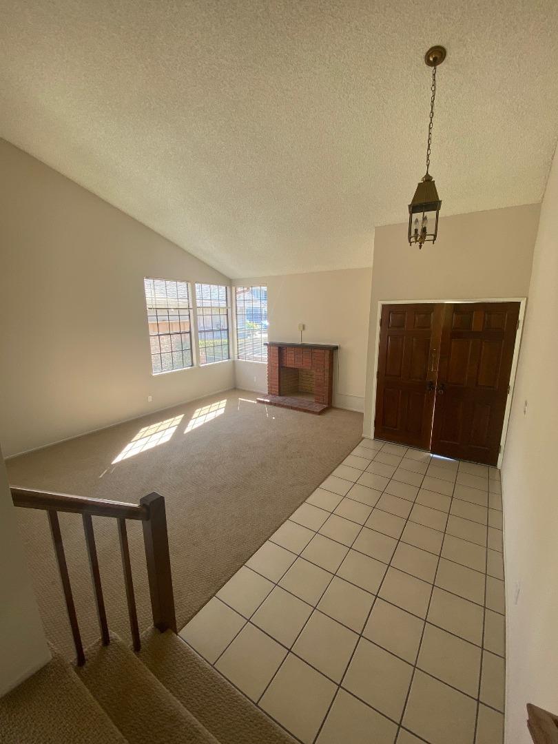 Detail Gallery Image 5 of 23 For 609 Somerset Ln, Foster City,  CA 94404 - 4 Beds | 2/1 Baths