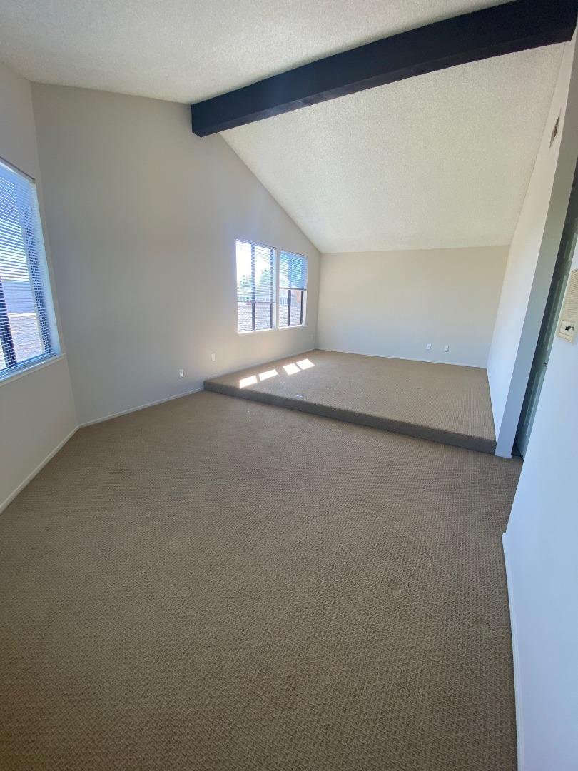 Detail Gallery Image 6 of 23 For 609 Somerset Ln, Foster City,  CA 94404 - 4 Beds | 2/1 Baths