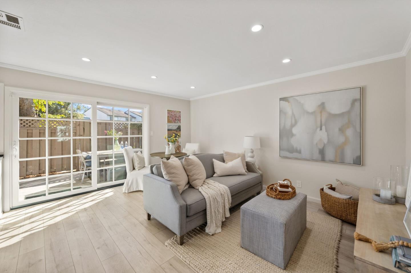 Detail Gallery Image 10 of 43 For 848 Magellan Ln, Foster City,  CA 94404 - 4 Beds | 2/1 Baths