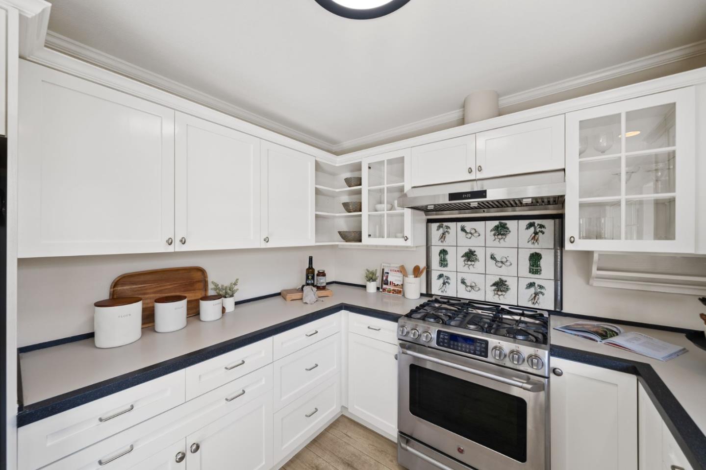Detail Gallery Image 14 of 43 For 848 Magellan Ln, Foster City,  CA 94404 - 4 Beds | 2/1 Baths