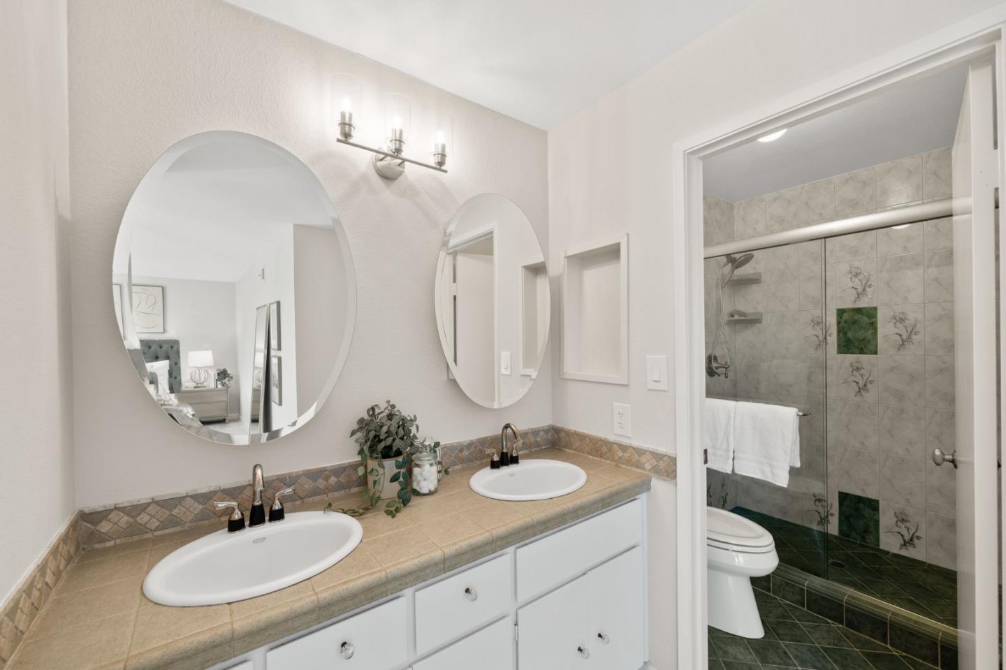 Detail Gallery Image 26 of 43 For 848 Magellan Ln, Foster City,  CA 94404 - 4 Beds | 2/1 Baths