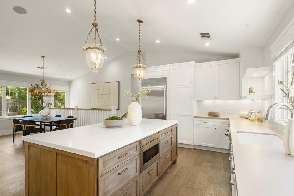 Detail Gallery Image 11 of 33 For 967 Stony Hill Rd, Redwood City,  CA 94061 - 4 Beds | 3/1 Baths