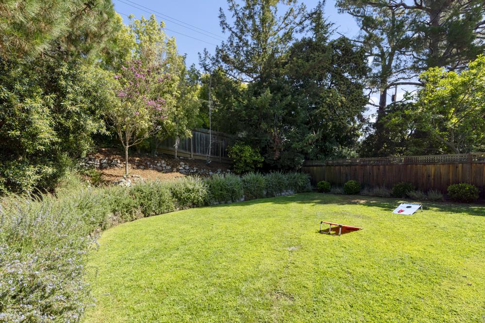 Detail Gallery Image 29 of 33 For 967 Stony Hill Rd, Redwood City,  CA 94061 - 4 Beds | 3/1 Baths