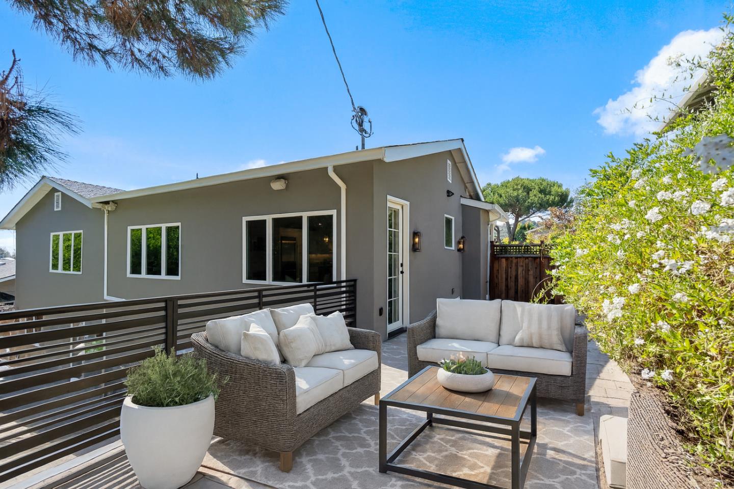 Detail Gallery Image 30 of 33 For 967 Stony Hill Rd, Redwood City,  CA 94061 - 4 Beds | 3/1 Baths