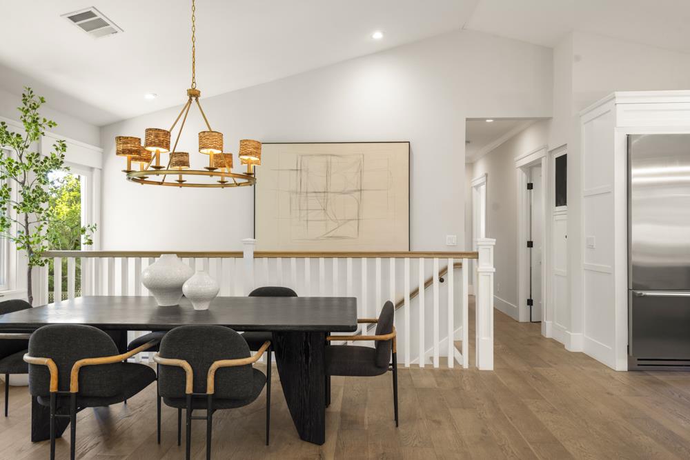 Detail Gallery Image 7 of 33 For 967 Stony Hill Rd, Redwood City,  CA 94061 - 4 Beds | 3/1 Baths