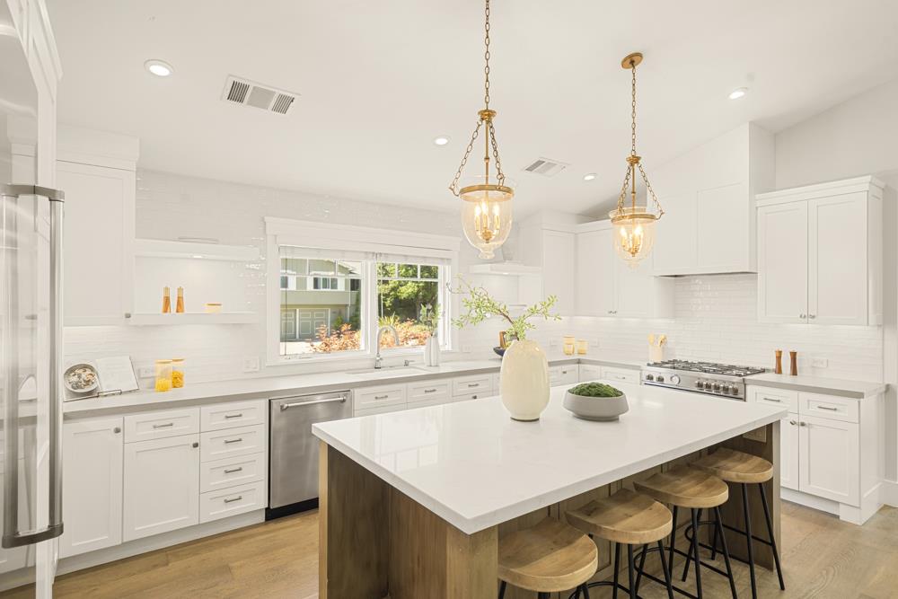 Detail Gallery Image 8 of 33 For 967 Stony Hill Rd, Redwood City,  CA 94061 - 4 Beds | 3/1 Baths