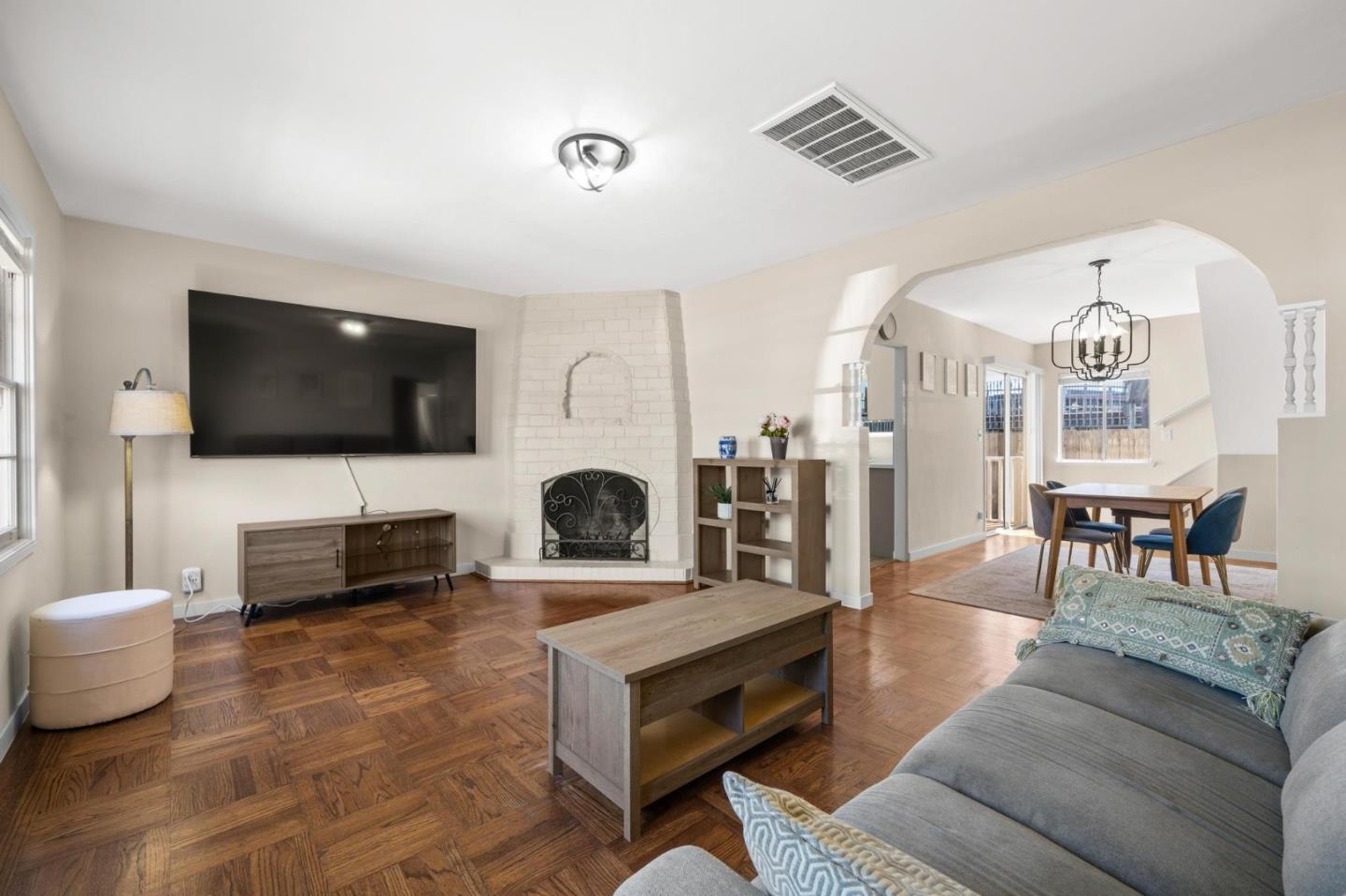 Detail Gallery Image 7 of 63 For 719 Circle Ct, South San Francisco,  CA 94080 - 3 Beds | 2 Baths