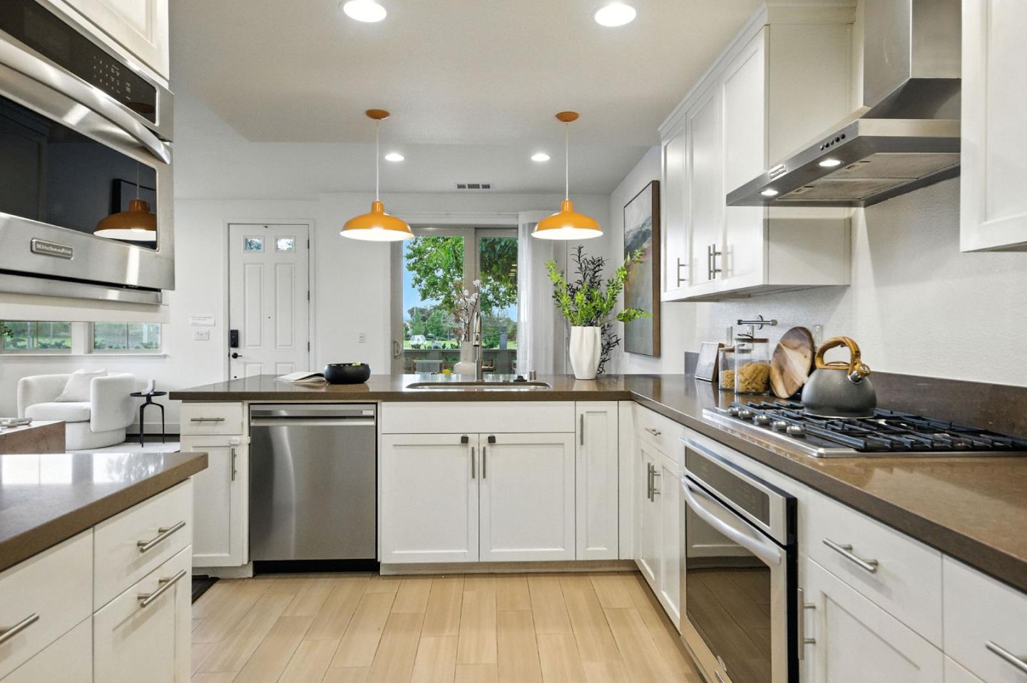 Detail Gallery Image 13 of 53 For 406 E 28th Ave, San Mateo,  CA 94403 - 3 Beds | 3/1 Baths