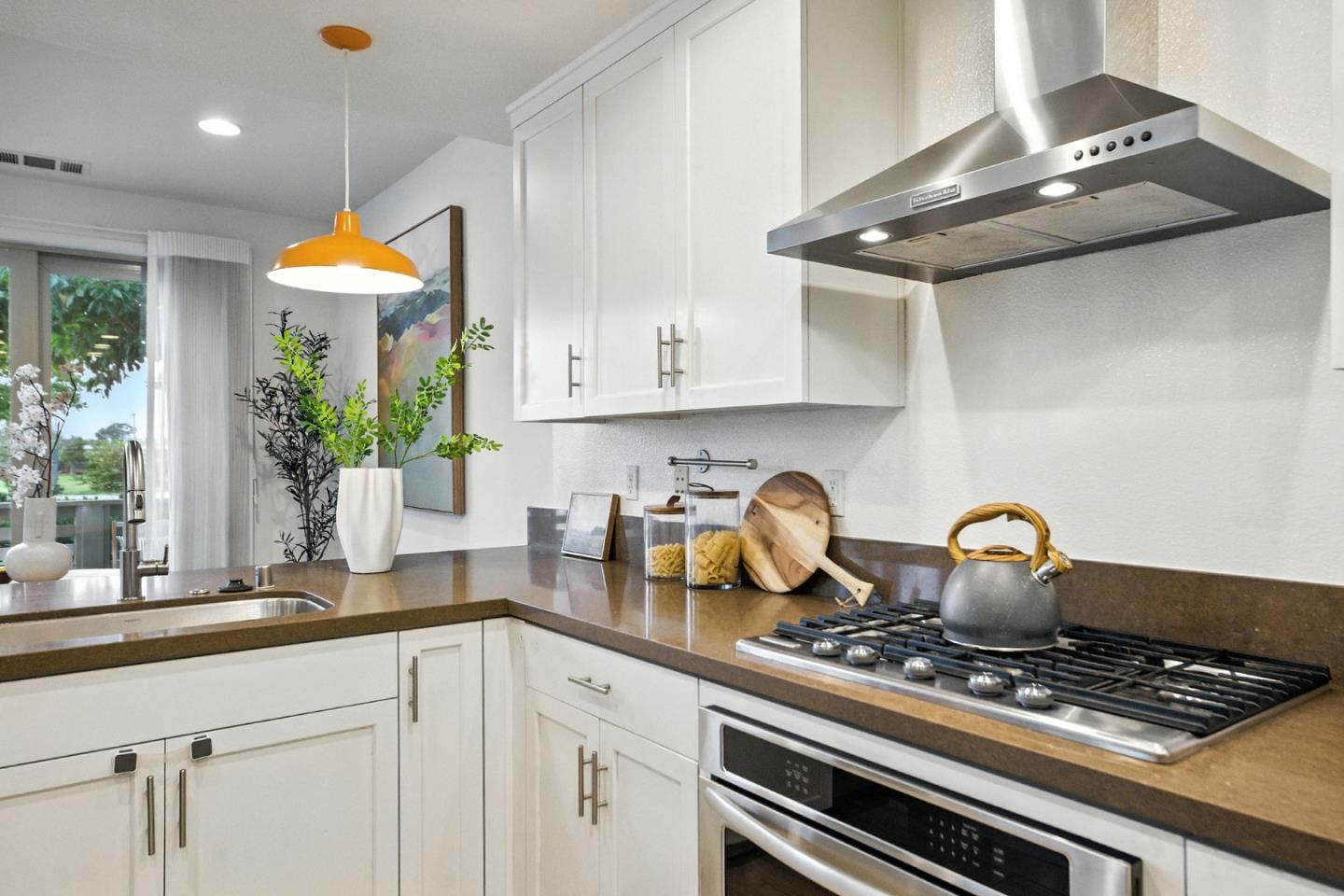 Detail Gallery Image 14 of 53 For 406 E 28th Ave, San Mateo,  CA 94403 - 3 Beds | 3/1 Baths