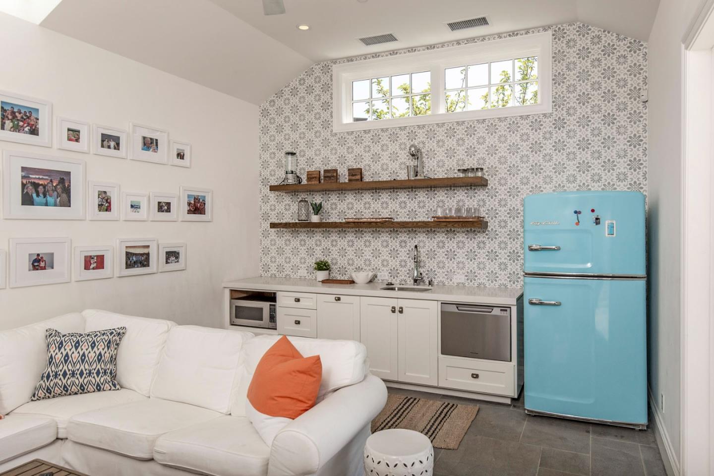 Detail Gallery Image 32 of 42 For 26900 Beatrice Ln, Los Altos Hills,  CA 94022 - 5 Beds | 5/2 Baths