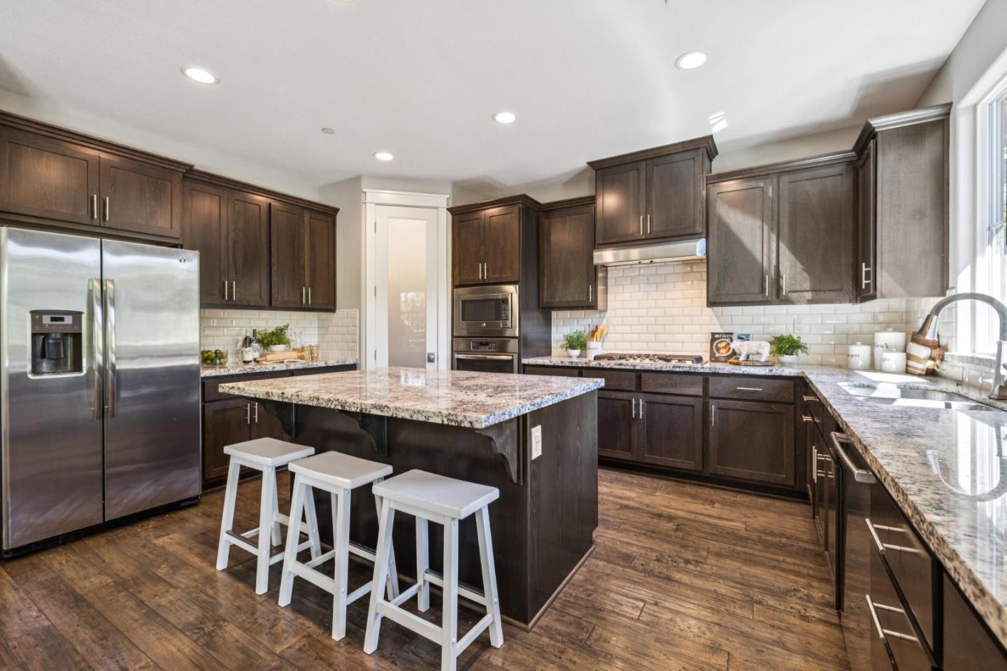 Detail Gallery Image 21 of 80 For 1110 Glenview Dr, San Bruno,  CA 94066 - 4 Beds | 3 Baths