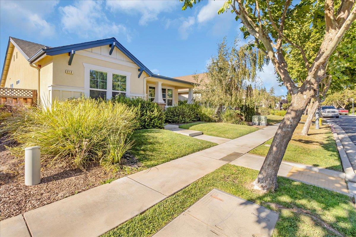 Detail Gallery Image 3 of 36 For 616 Andrus St, King City,  CA 93930 - 4 Beds | 2 Baths
