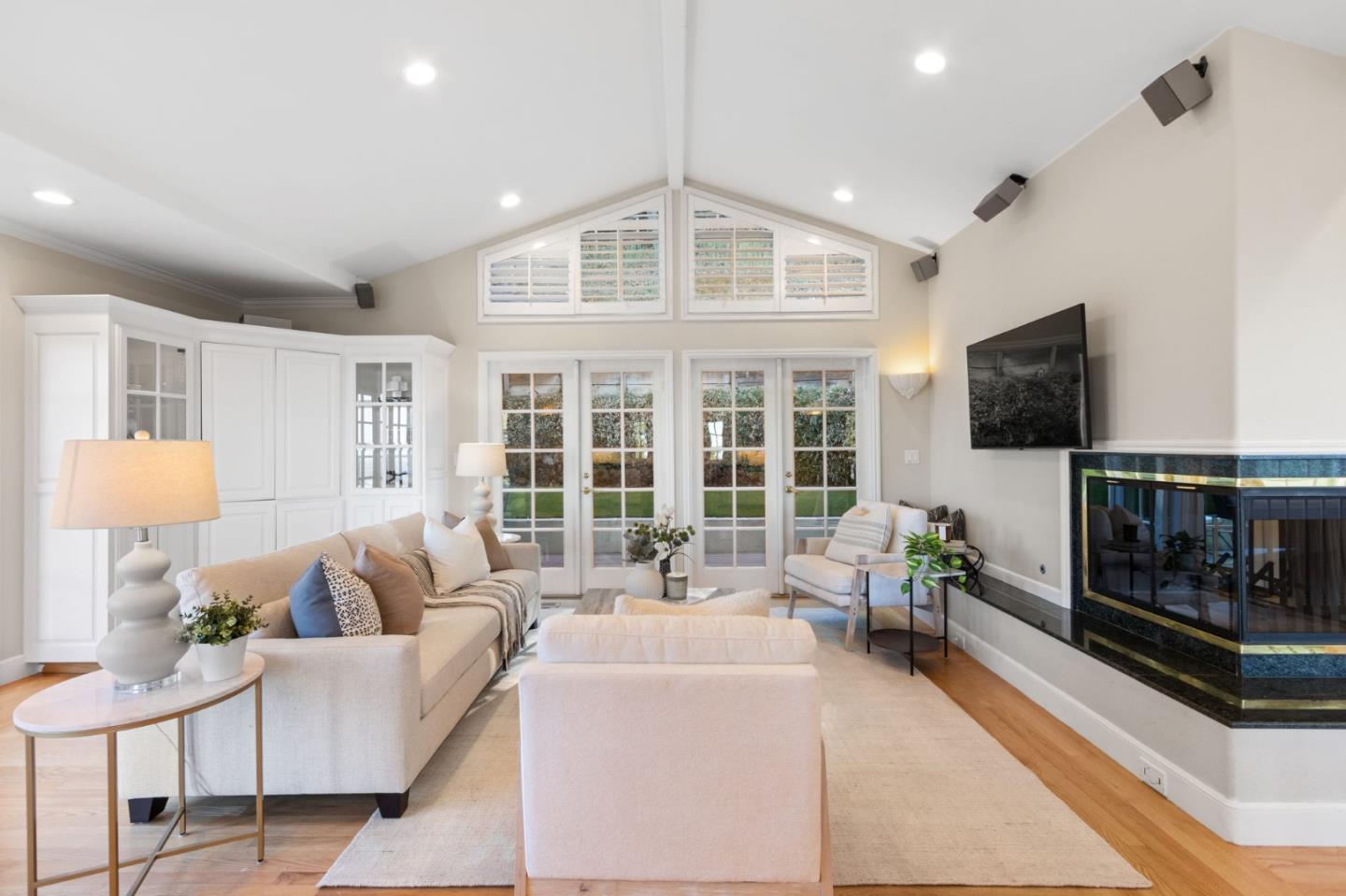 Detail Gallery Image 10 of 96 For 722 Bayview Way, Redwood City,  CA 94062 - 3 Beds | 2/1 Baths