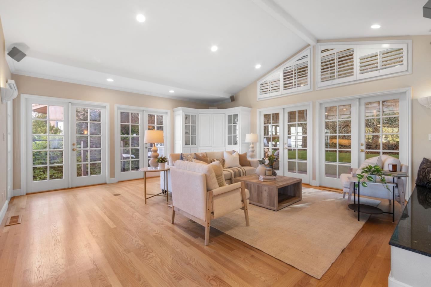Detail Gallery Image 12 of 96 For 722 Bayview Way, Redwood City,  CA 94062 - 3 Beds | 2/1 Baths