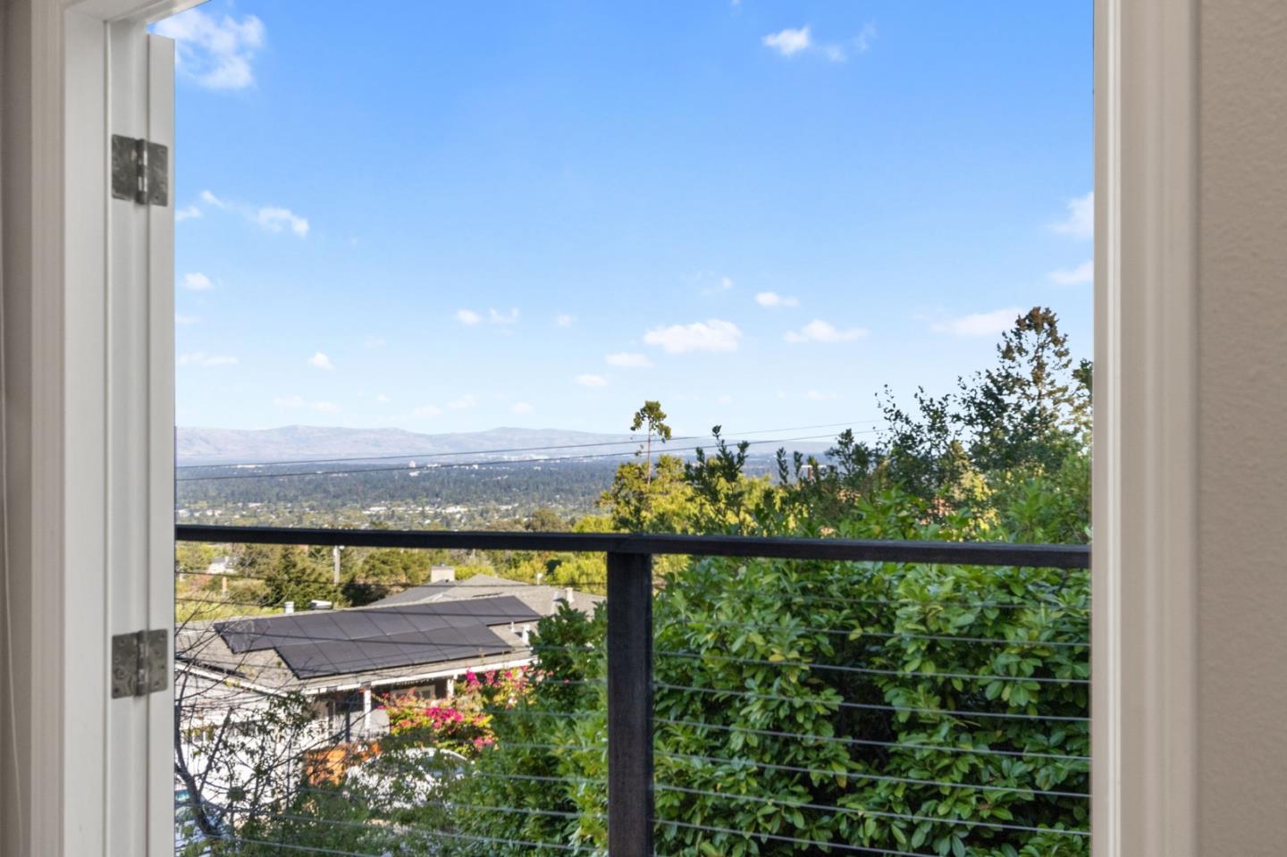 Detail Gallery Image 13 of 96 For 722 Bayview Way, Redwood City,  CA 94062 - 3 Beds | 2/1 Baths