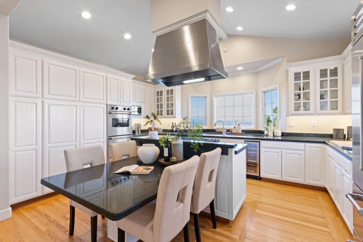 Detail Gallery Image 21 of 96 For 722 Bayview Way, Redwood City,  CA 94062 - 3 Beds | 2/1 Baths