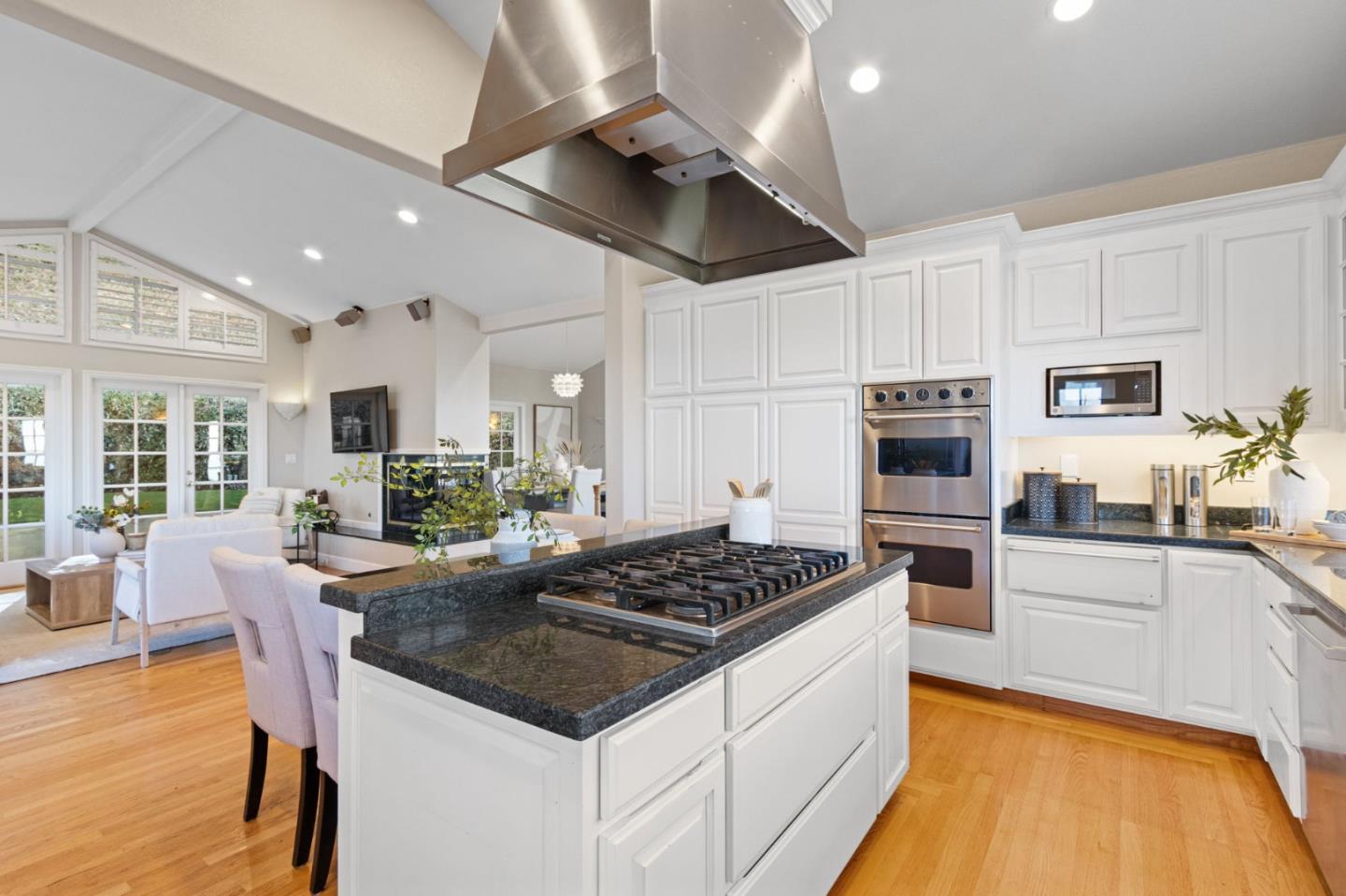 Detail Gallery Image 28 of 96 For 722 Bayview Way, Redwood City,  CA 94062 - 3 Beds | 2/1 Baths