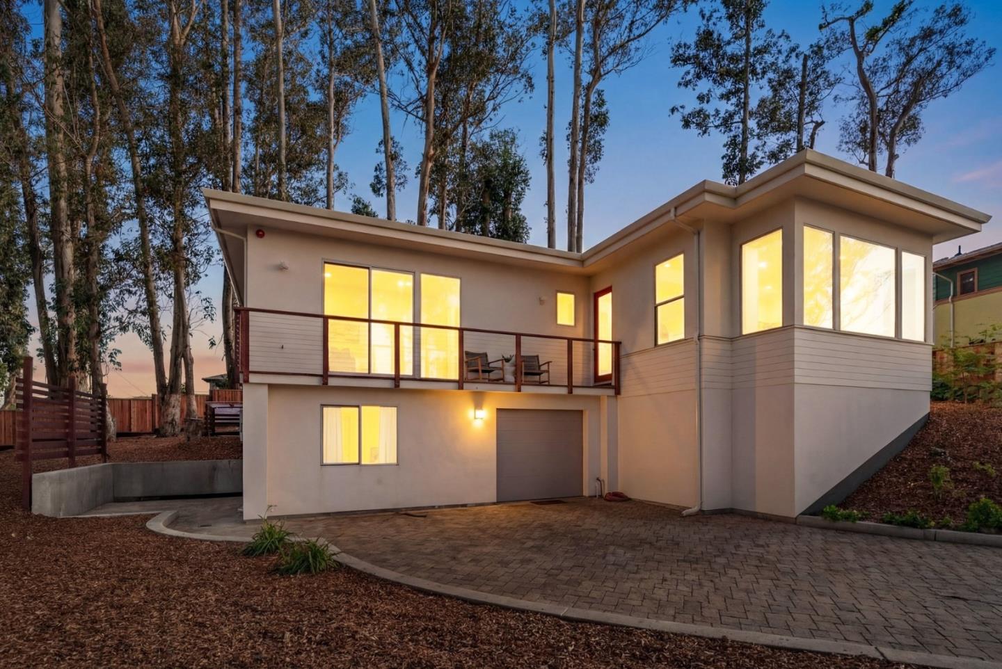 Detail Gallery Image 2 of 43 For 30 Ryans Way, Santa Cruz,  CA 95062 - 3 Beds | 3/1 Baths