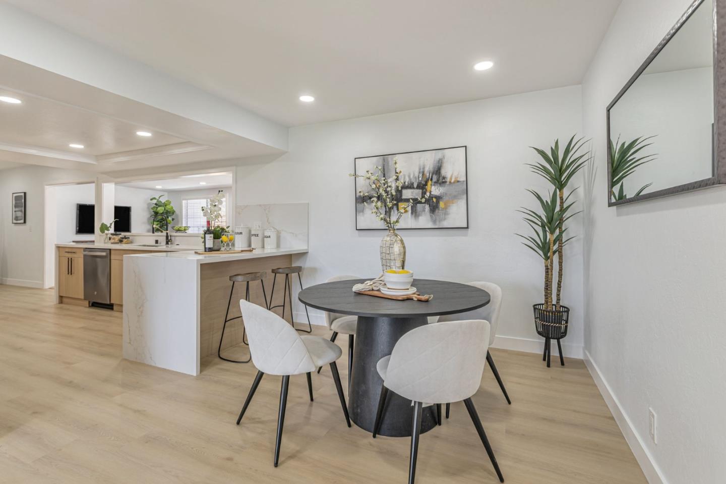 Detail Gallery Image 16 of 43 For 1228 Starlite Dr, Milpitas,  CA 95035 - 4 Beds | 2/1 Baths