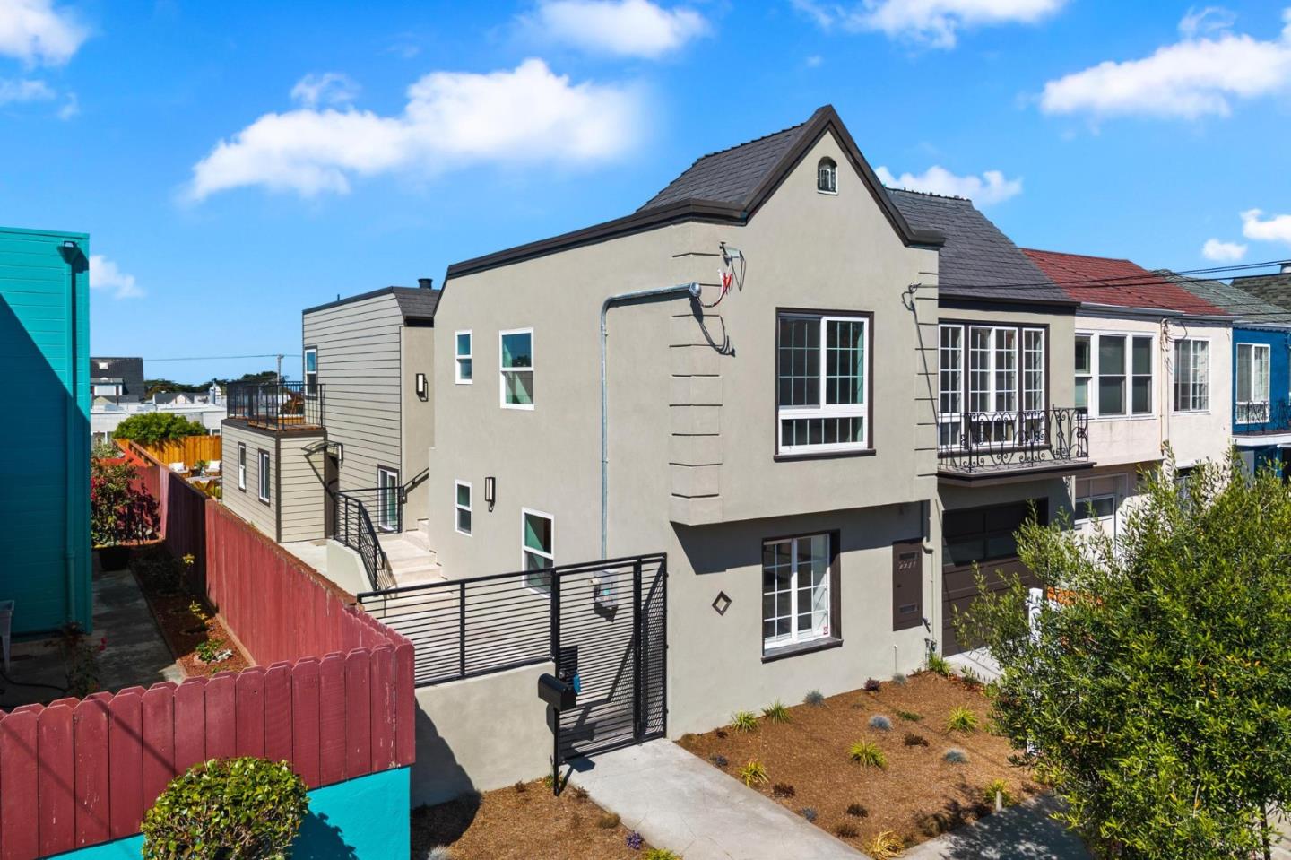 Detail Gallery Image 3 of 56 For 2277 33rd Ave, San Francisco,  CA 94116 - 4 Beds | 4 Baths