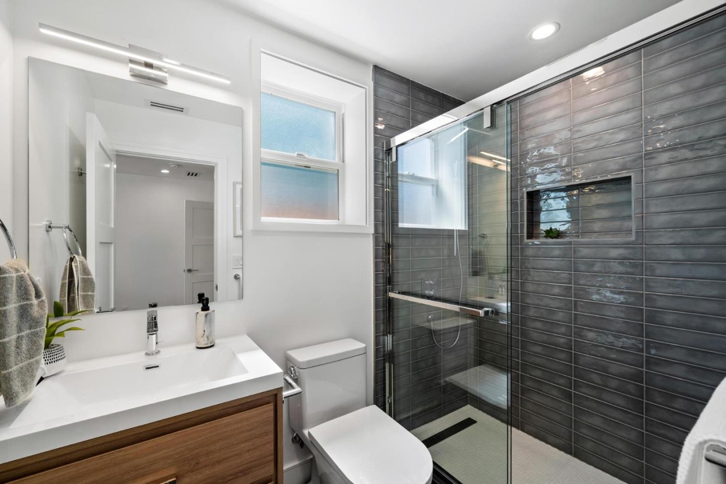 Detail Gallery Image 37 of 56 For 2277 33rd Ave, San Francisco,  CA 94116 - 4 Beds | 4 Baths