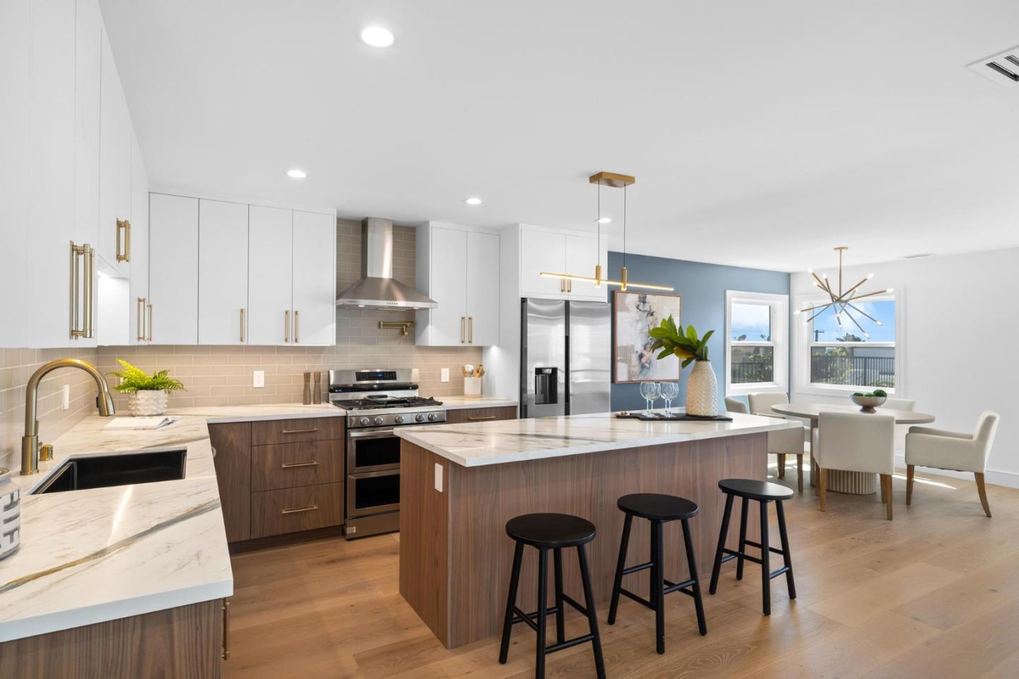 Detail Gallery Image 8 of 56 For 2277 33rd Ave, San Francisco,  CA 94116 - 4 Beds | 4 Baths