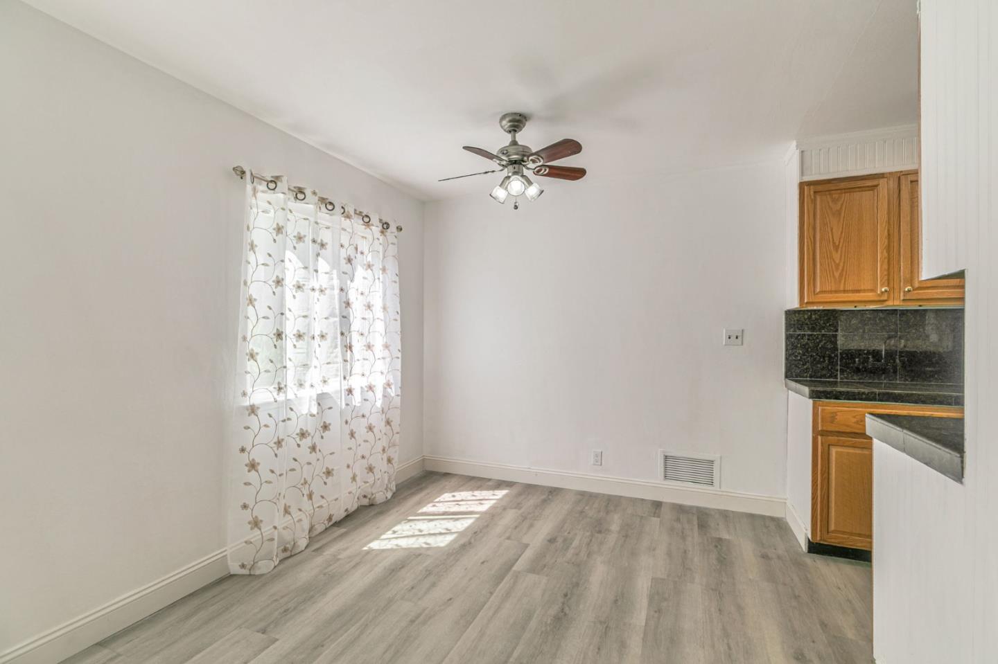 Detail Gallery Image 15 of 33 For 5503 Eagles Ln #2,  San Jose,  CA 95123 - 2 Beds | 1 Baths