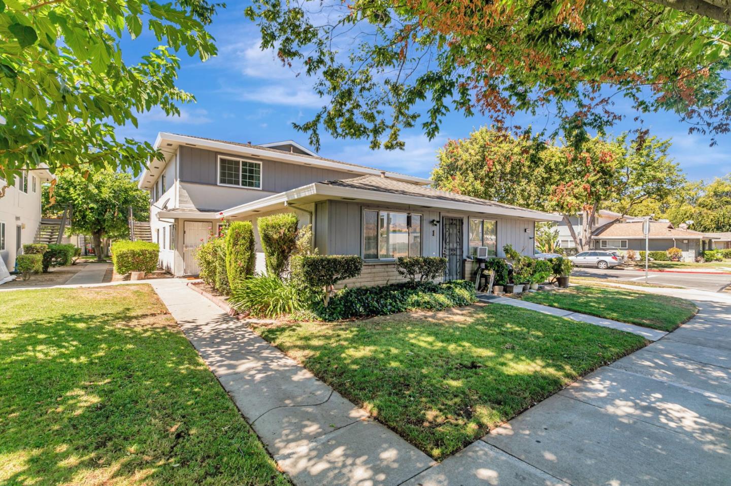 Detail Gallery Image 3 of 33 For 5503 Eagles Ln #2,  San Jose,  CA 95123 - 2 Beds | 1 Baths