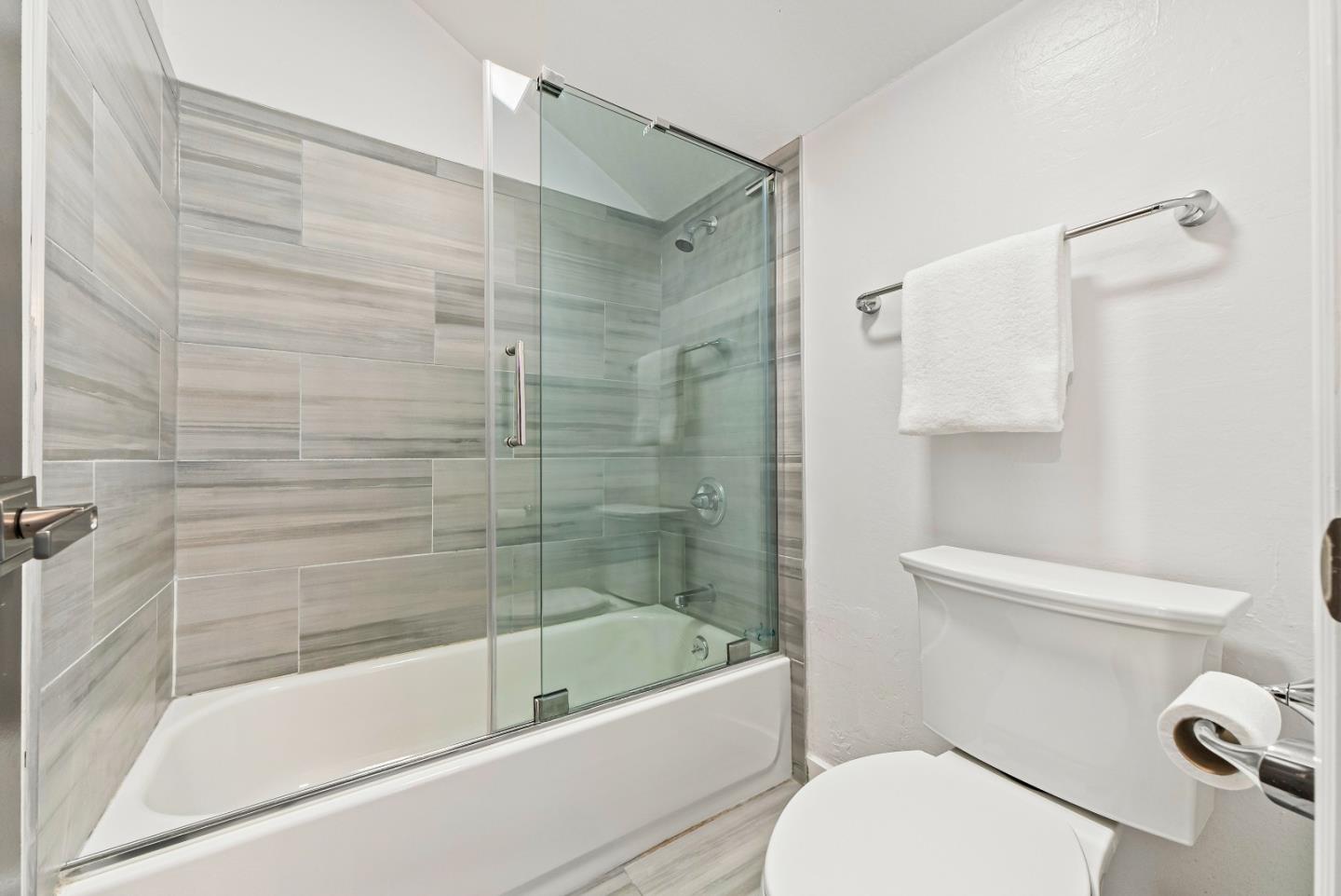 Detail Gallery Image 19 of 38 For 851 Peary Ln, Foster City,  CA 94404 - 3 Beds | 1/1 Baths