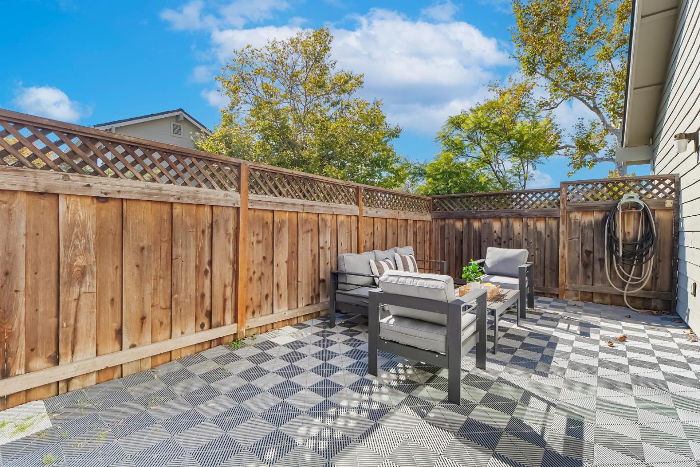 Detail Gallery Image 24 of 38 For 851 Peary Ln, Foster City,  CA 94404 - 3 Beds | 1/1 Baths