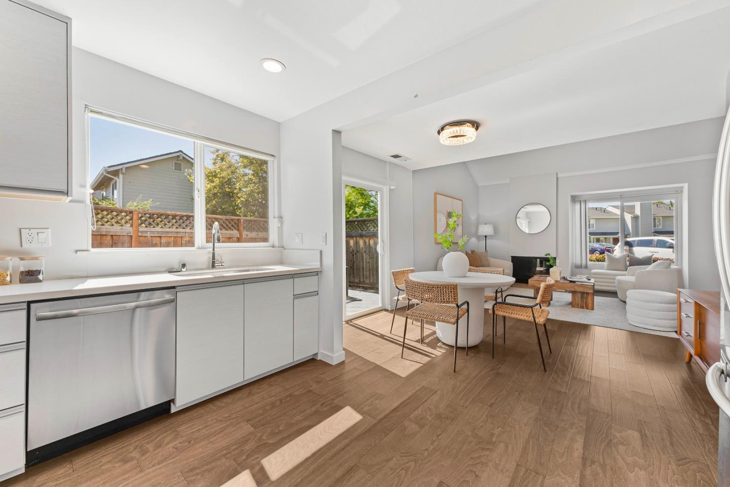 Detail Gallery Image 6 of 38 For 851 Peary Ln, Foster City,  CA 94404 - 3 Beds | 1/1 Baths