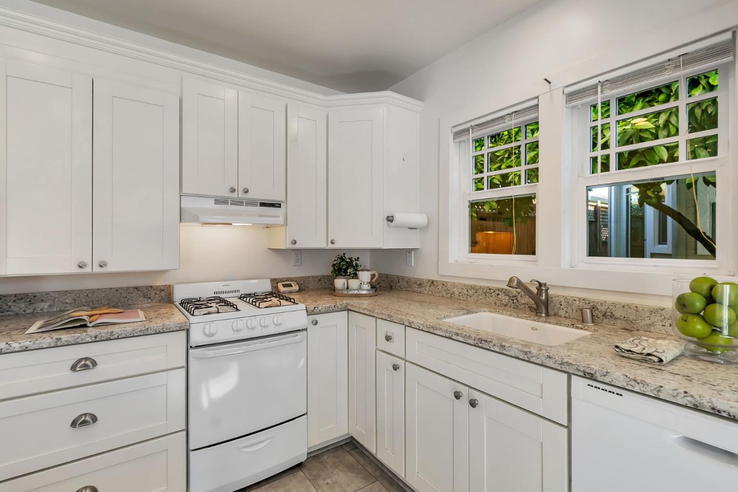 Detail Gallery Image 39 of 49 For 439 Leland Ave, San Jose,  CA 95128 - 2 Beds | 2 Baths