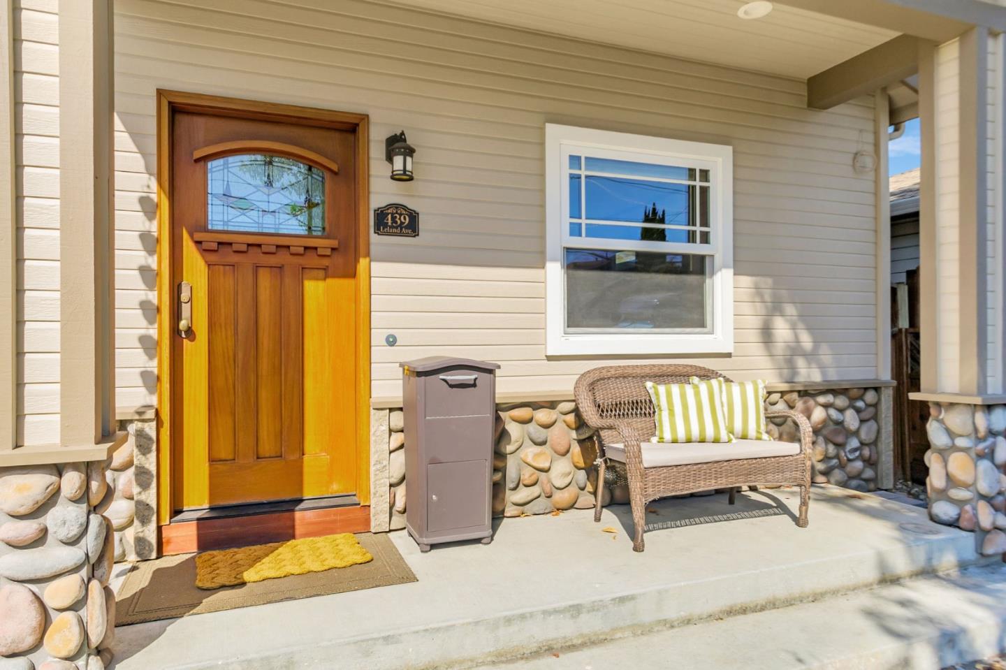 Detail Gallery Image 4 of 49 For 439 Leland Ave, San Jose,  CA 95128 - 2 Beds | 2 Baths