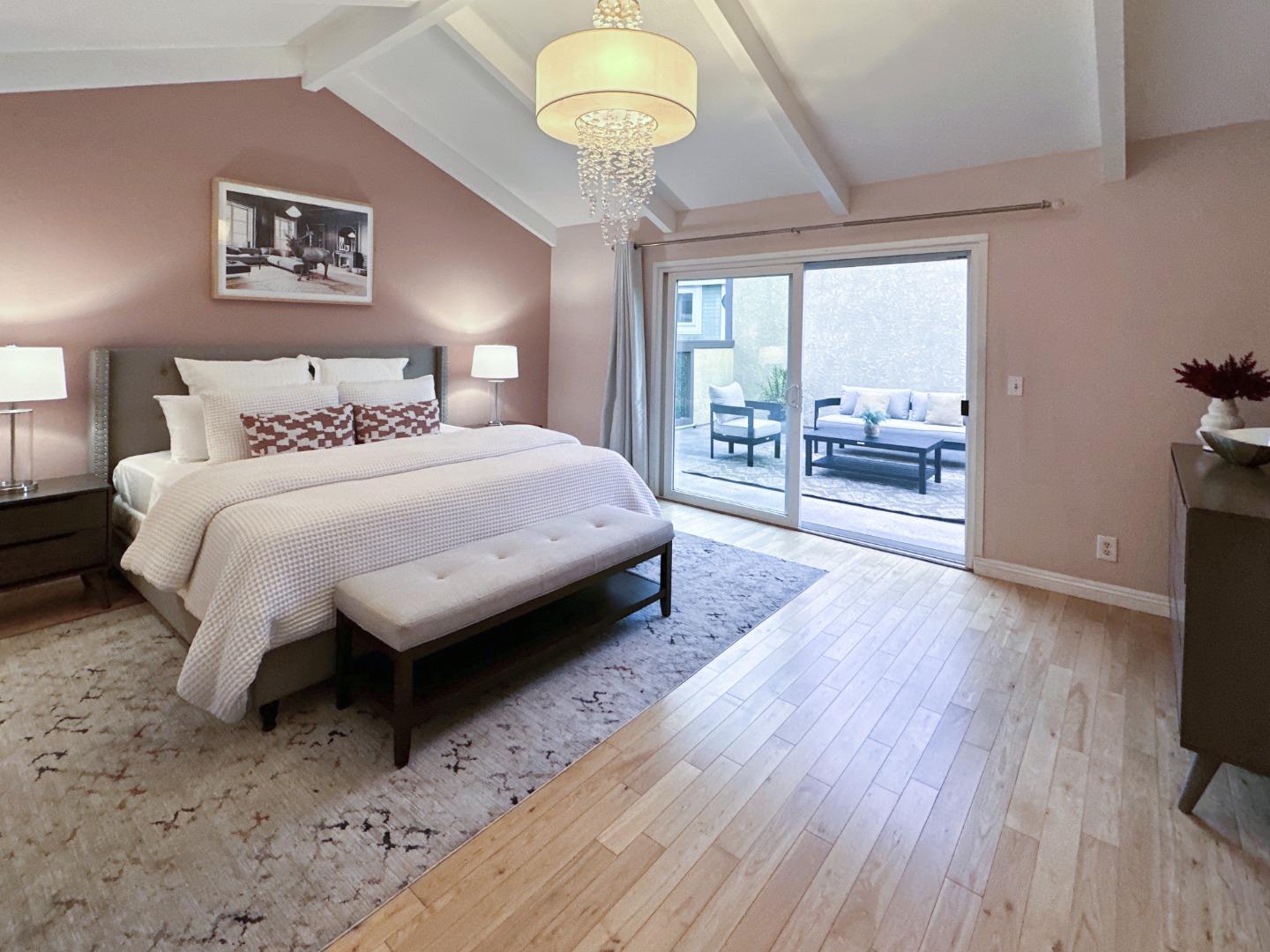Detail Gallery Image 18 of 38 For 1812 Clark Ln a,  Redondo Beach,  CA 90278 - 4 Beds | 3 Baths