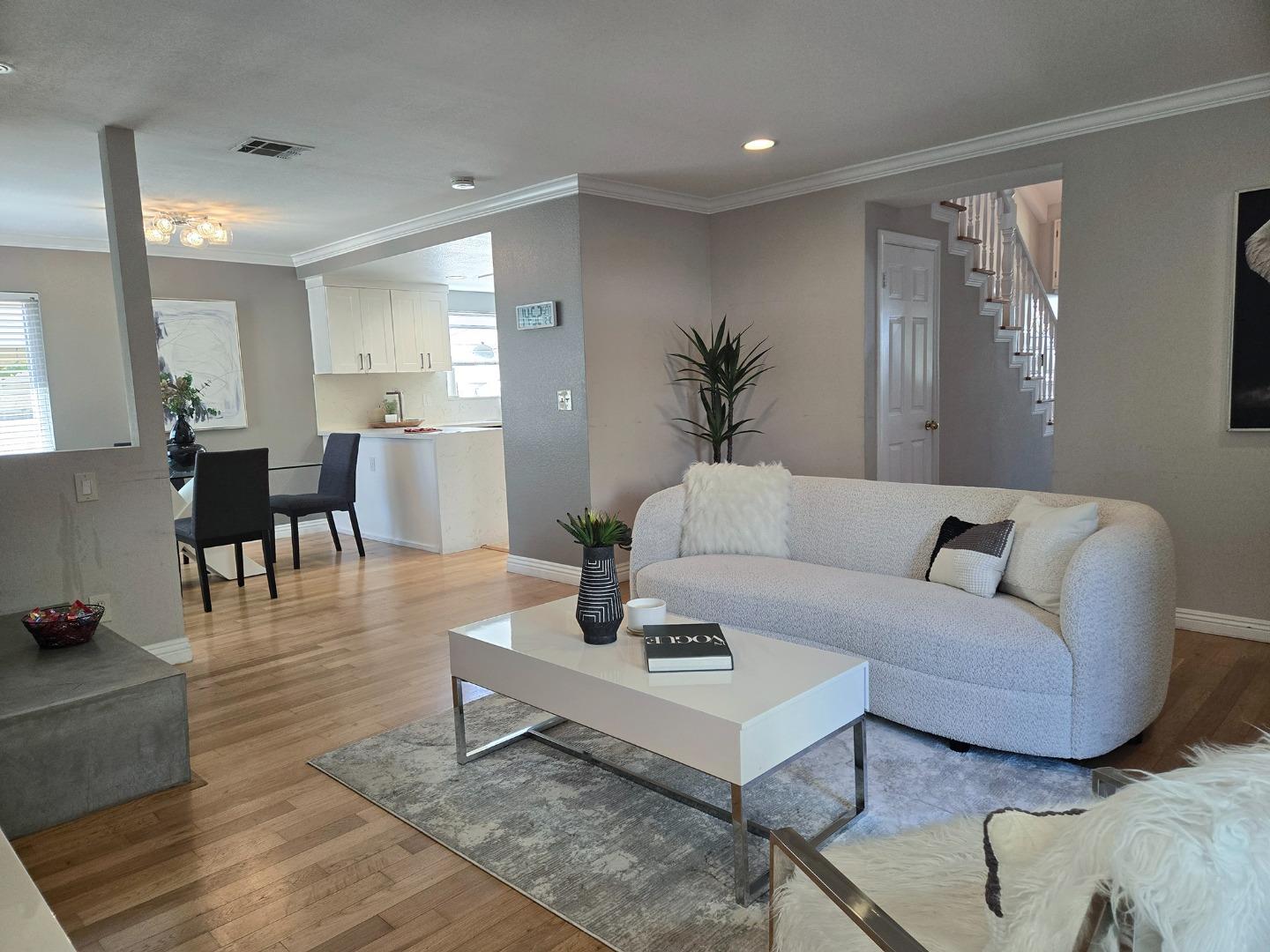 Detail Gallery Image 2 of 38 For 1812 Clark Ln a,  Redondo Beach,  CA 90278 - 4 Beds | 3 Baths