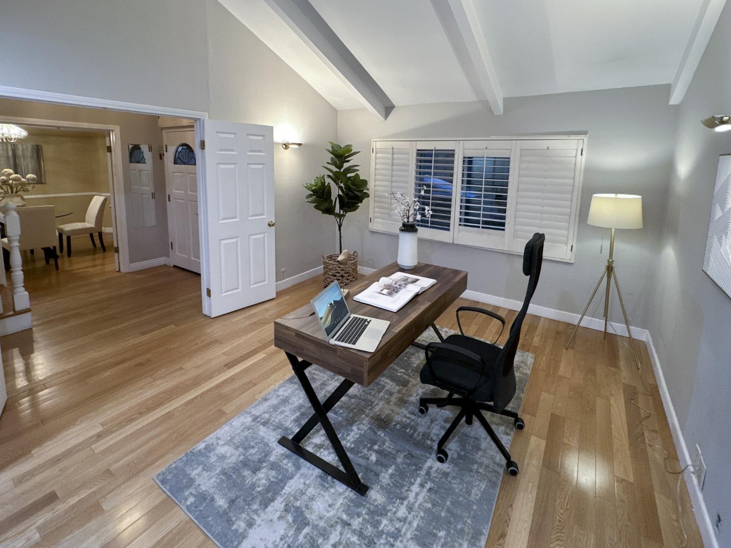 Detail Gallery Image 5 of 38 For 1812 Clark Ln a,  Redondo Beach,  CA 90278 - 4 Beds | 3 Baths