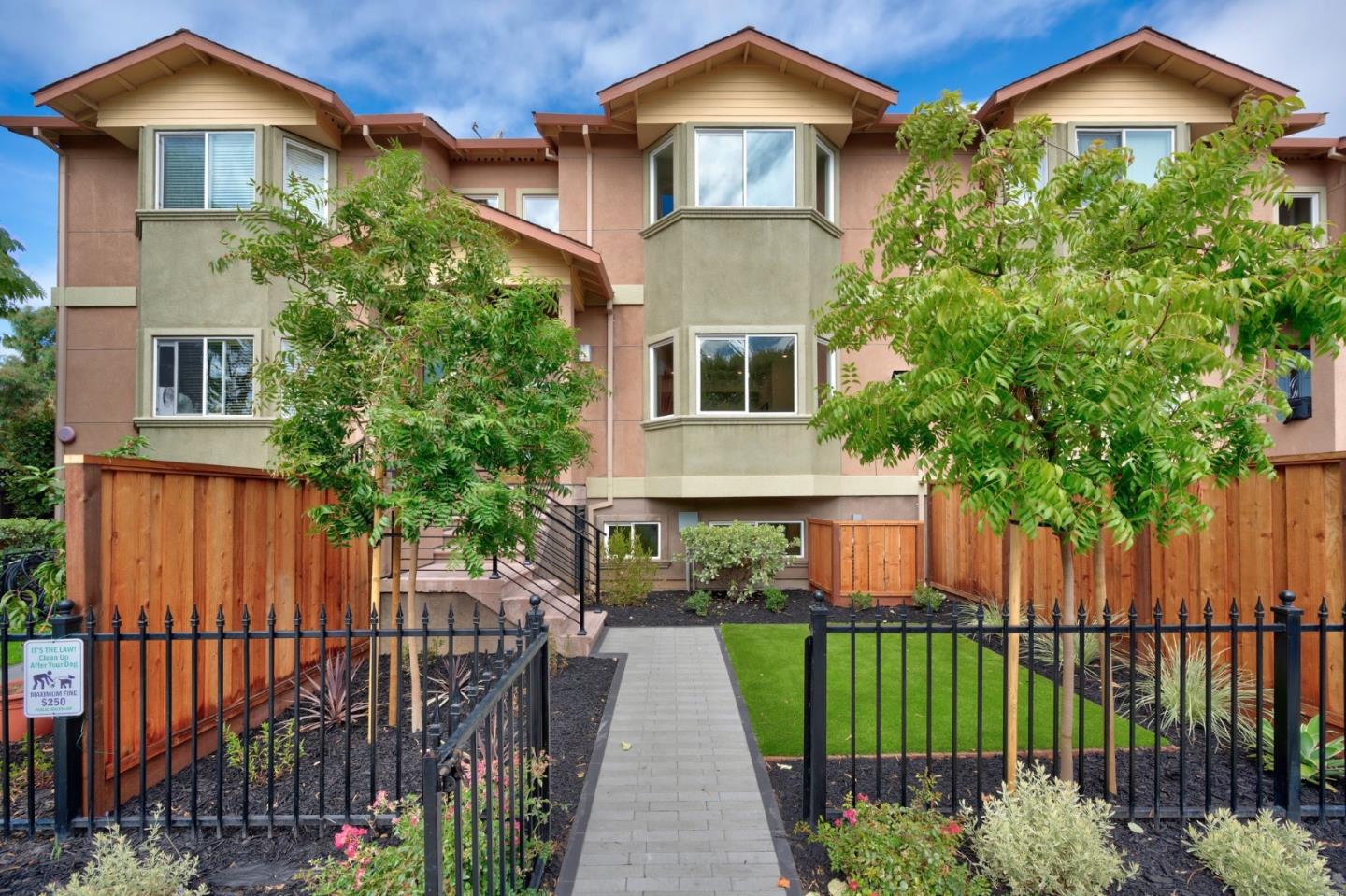 Detail Gallery Image 1 of 30 For 313 6th Ave, Menlo Park,  CA 94025 - 3 Beds | 3 Baths