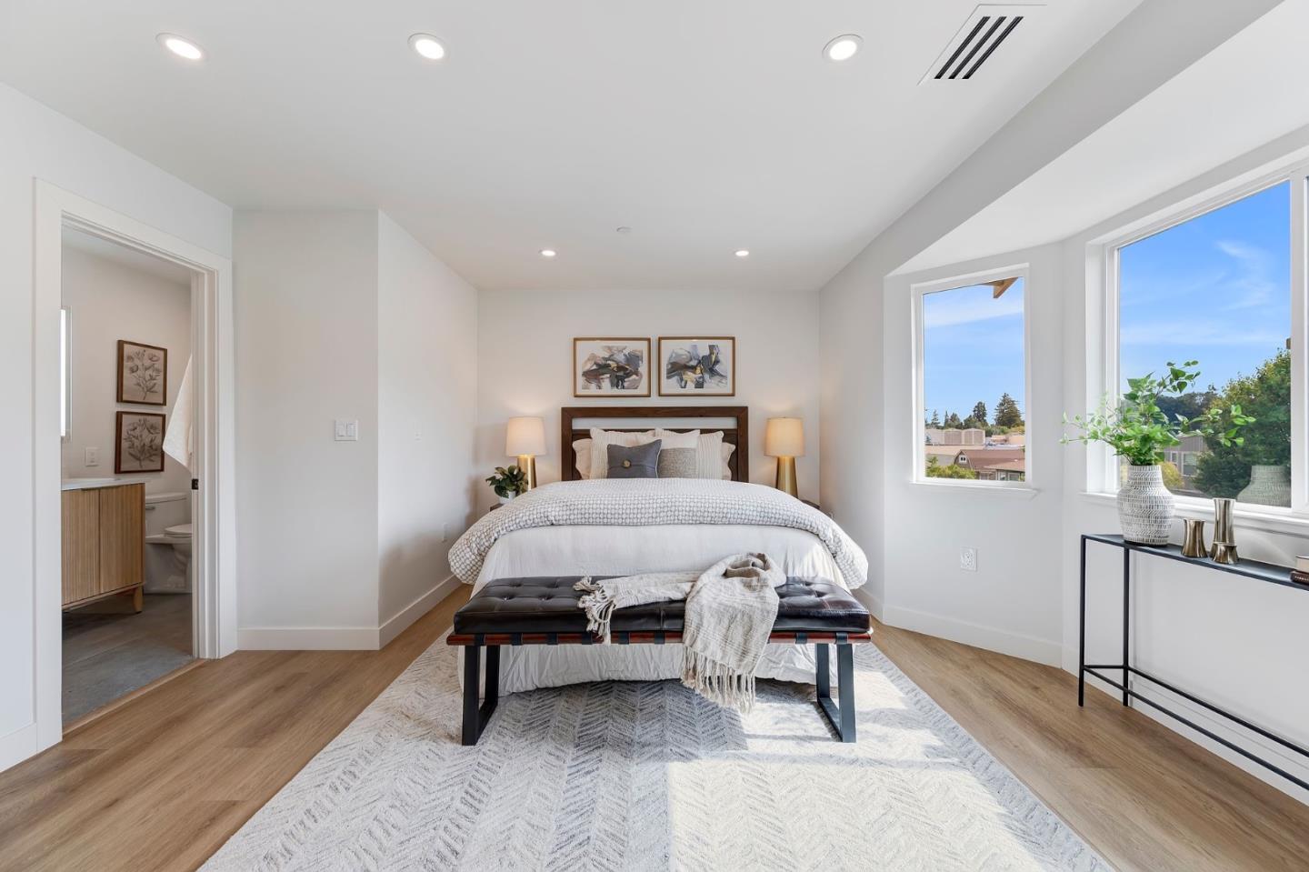 Detail Gallery Image 25 of 30 For 313 6th Ave, Menlo Park,  CA 94025 - 3 Beds | 3 Baths