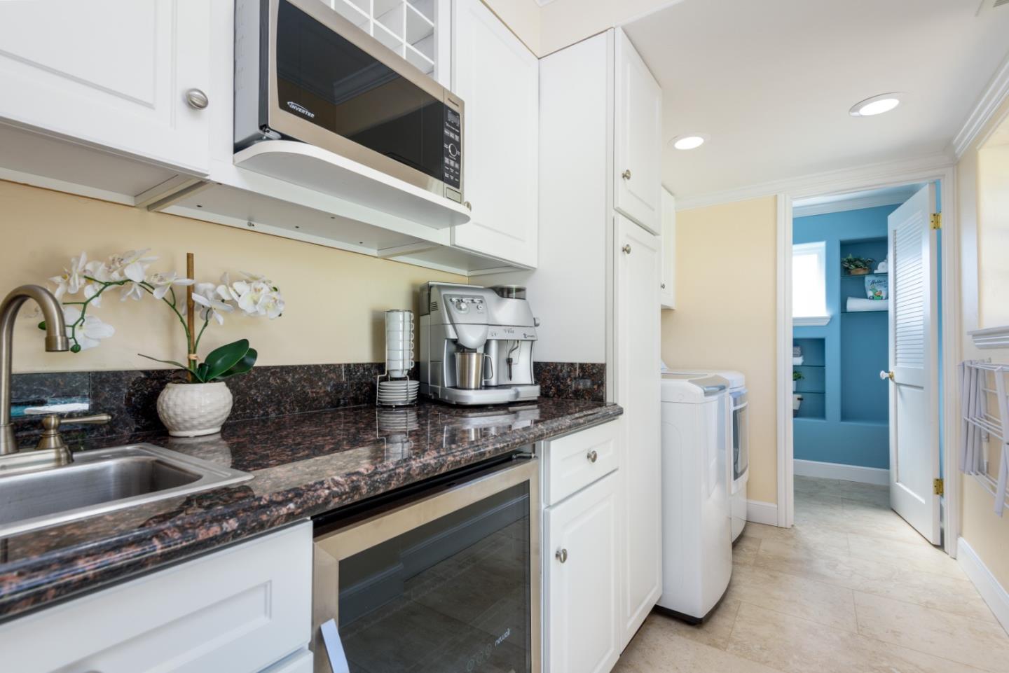 Detail Gallery Image 19 of 26 For 3694 Country Club Dr, Redwood City,  CA 94061 - 3 Beds | 2/1 Baths