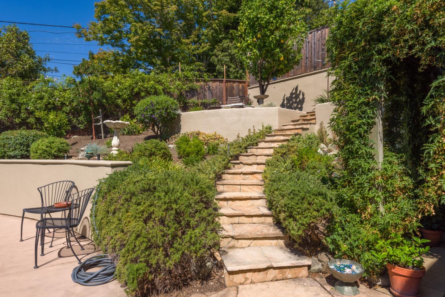 Detail Gallery Image 24 of 26 For 3694 Country Club Dr, Redwood City,  CA 94061 - 3 Beds | 2/1 Baths