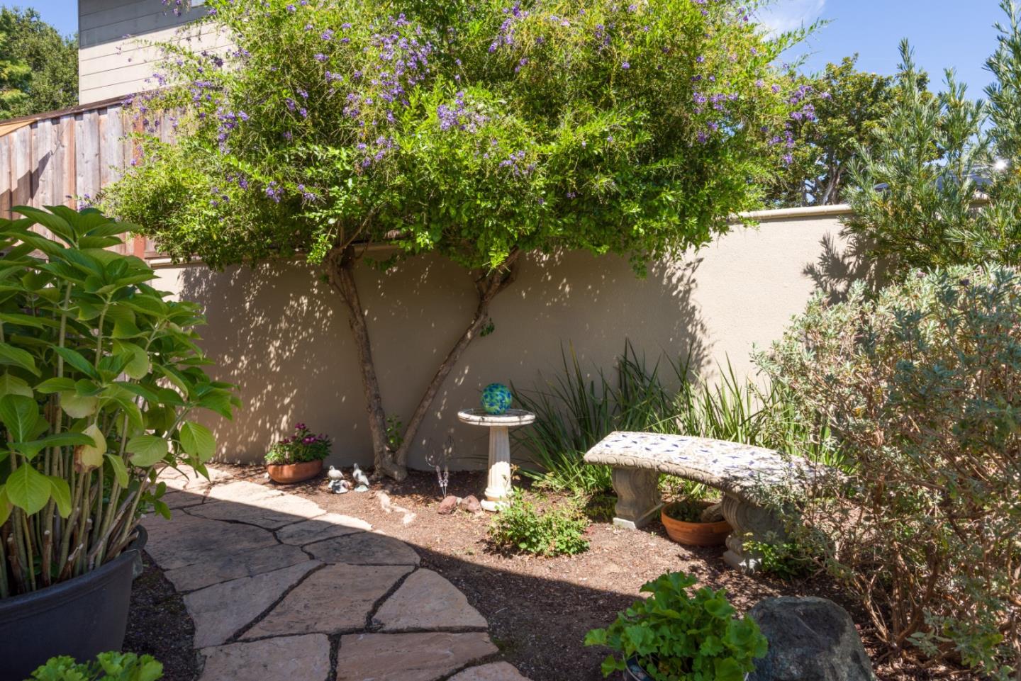 Detail Gallery Image 3 of 26 For 3694 Country Club Dr, Redwood City,  CA 94061 - 3 Beds | 2/1 Baths